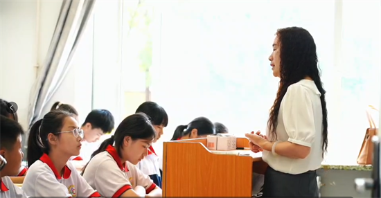 紮根鄉村32年 女教師段艷俠有兩條教育原則_fororder_教育師説1