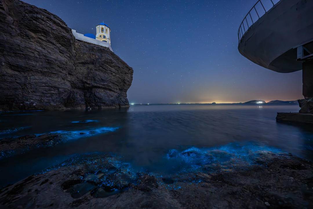 大連“熒光海”，宛若墜星河
