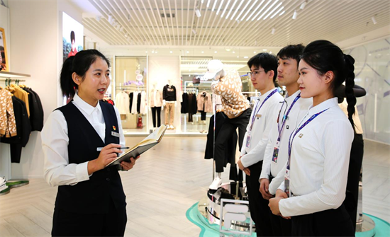 方大集團中興商業：國慶我在崗 服務千萬家_fororder_中興商業3