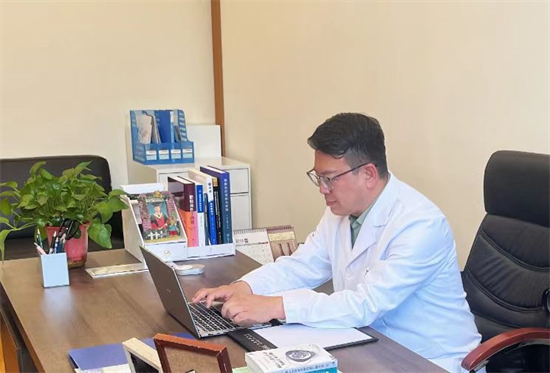 退役軍醫韓宏光:戎裝雖卸初心不改 醫者仁心照亮助殘之路_fororder_微信圖片_20251203171558_873_72