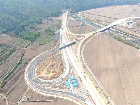 以鐵軍精神全力建設本桓高速公路項目_fororder_中鐵本桓高速八工區3