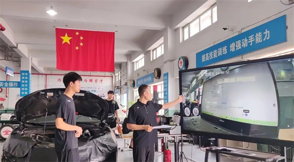 瀋陽市工業技術學校斬獲世界職業院校技能大賽銅獎_fororder_圖片3