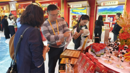 進博首日忙“買”“賣” 遼寧企業陸續簽約交易