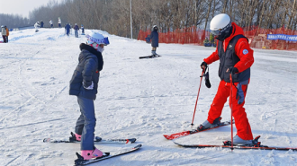 瀋陽市鐵西區啟工三校寒假冰雪運動冬令營閉幕