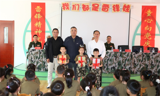 北部戰區總醫院第一、第二幼兒園舉辦慶六一學雷鋒活動_fororder_圖片4