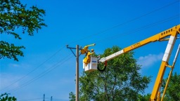 國網葫蘆島供電公司：無懼烈日“烤”驗 “汗”為萬家清涼