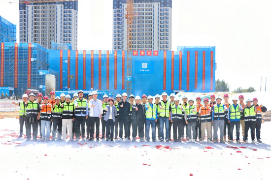 繪就民生幸福底色 中建八局瀋陽市于洪區城市更新建設項目主體結構封頂_fororder_馬靜中建項目1