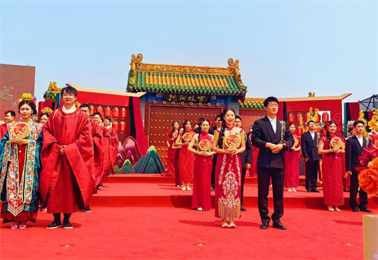 52對新人瀋陽方城演繹國風婚典，公益賦能共繪浪漫文化新篇_fororder_圖片3