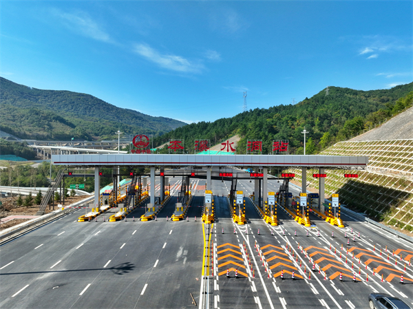 振興東北又一力作 本桓寬高速公路正式通車運營_fororder_中鐵本桓公司1