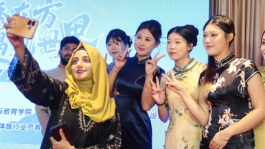 （圖勿刪）“錦繡東方 遇見世界”沈城上演跨國文化盛宴