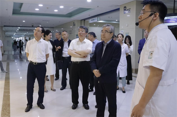 “健康中國 醫者先行”2025年度“健康傳中國 醫者在行動”主題活動（瀋陽站）科普專項行動在遼寧省人民醫院舉行_fororder_楊薇健康2