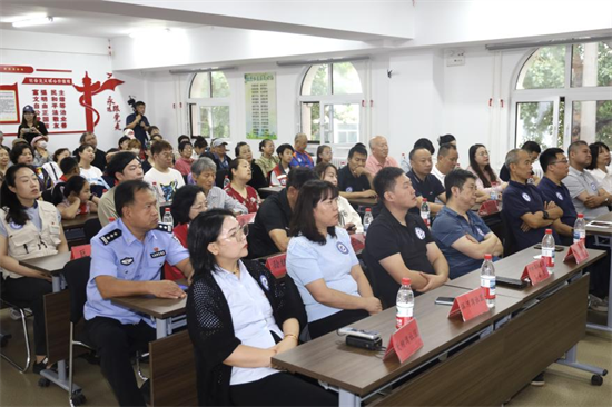 聚焦“一老一小”民生關切 “五社聯動”瀋陽亮劍_fororder_一老一小1