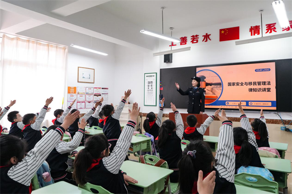 丹東：國家安全教育進校園 警校共築國安防線_fororder_王江寧圖2