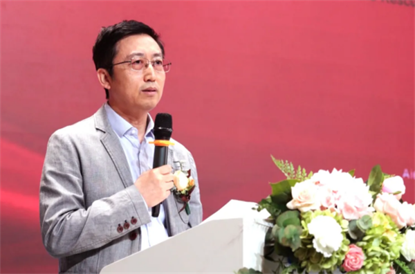 2025遼寧高考公益助考行動啟動 蔡司新一代機器人全飛秒VISUMAX 800落戶遼寧愛爾_fororder_國魁愛爾4