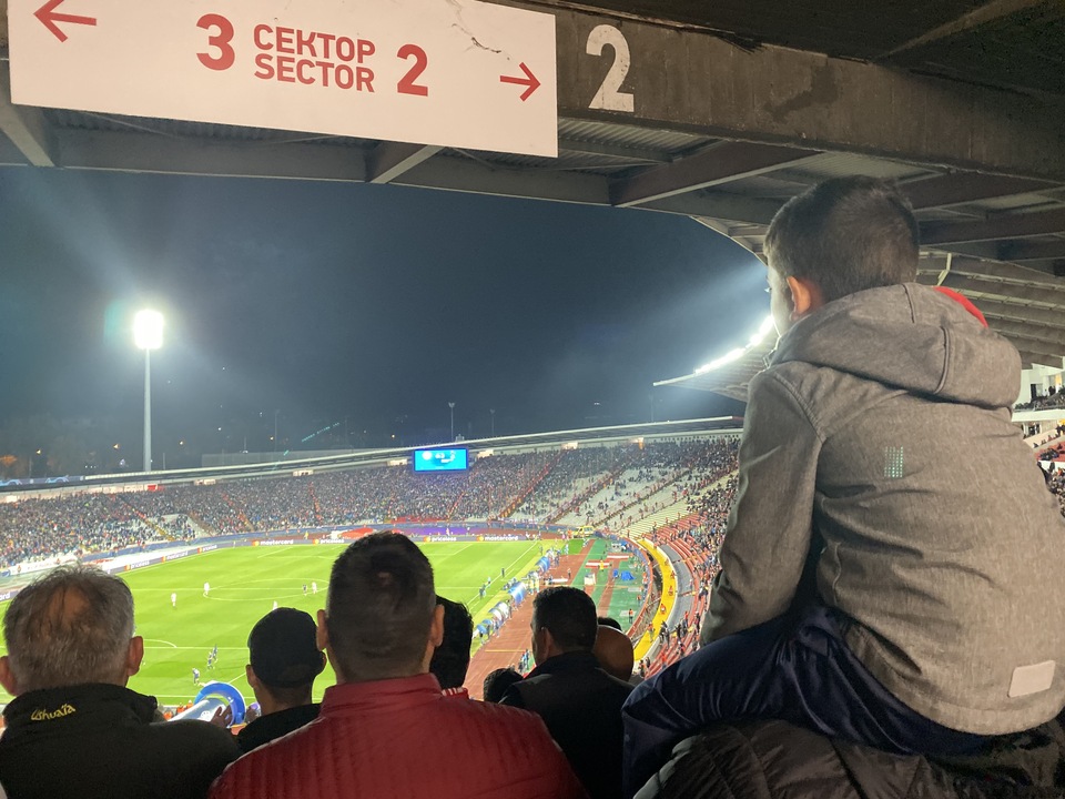 The sebrian boy who is crazy about football_fororder_從小就喜歡足球的塞爾維亞男孩.JPG