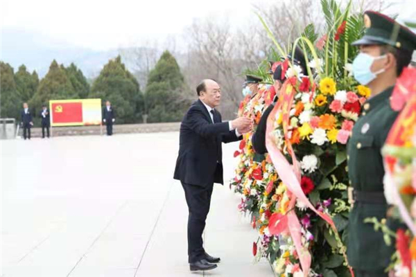 遼寧錦州：致敬革命先烈 傳承紅色精神 清明祭掃活動形式多樣_fororder_錦州2