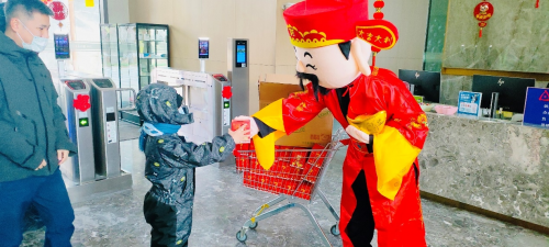 迎新春 瀋陽萬科物業走訪慰問送祝福