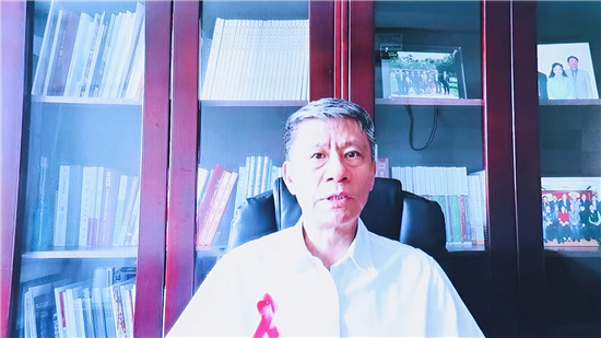 “美好青春我做主”2022年紅絲帶青春校園行活動走進遼寧何氏醫學院_fororder_圖2：中國性病艾滋病防治協會會長郝陽致辭
