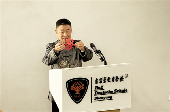 非遺文化進校園 瀋陽中外青少年感受傳統文化魅力_fororder_圖片2