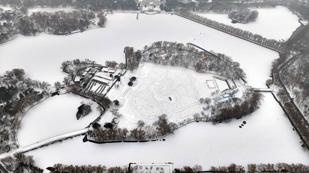 瀋陽：雪後昭陵如畫，冬泳健兒暢遊