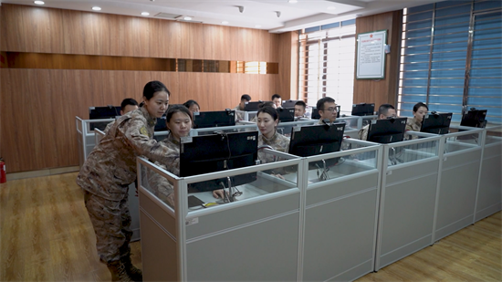 錦州市軍地聯合開展全民國家安全教育日普法宣傳系列活動_fororder_錦州軍區5