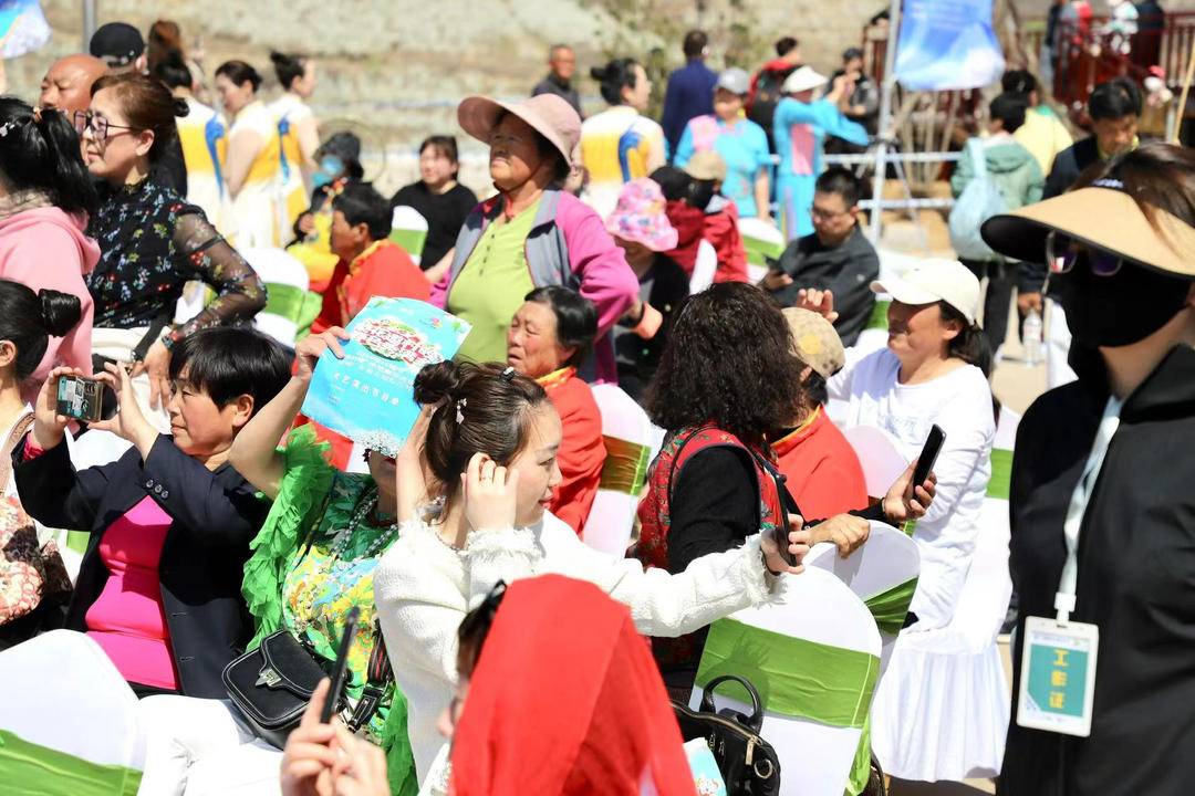 興城：梨花飄香田園美