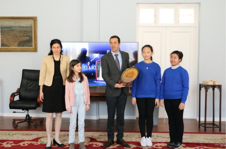 瀋陽航空實驗小學學生走進保加利亞駐華使館