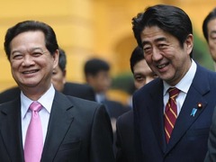 安倍訪越南送錢送武器 中方批日本挑撥離間