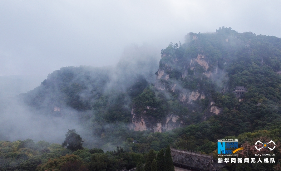 崆峒山“煙雨圖”：翠峰古建“隱”雲海_fororder_3