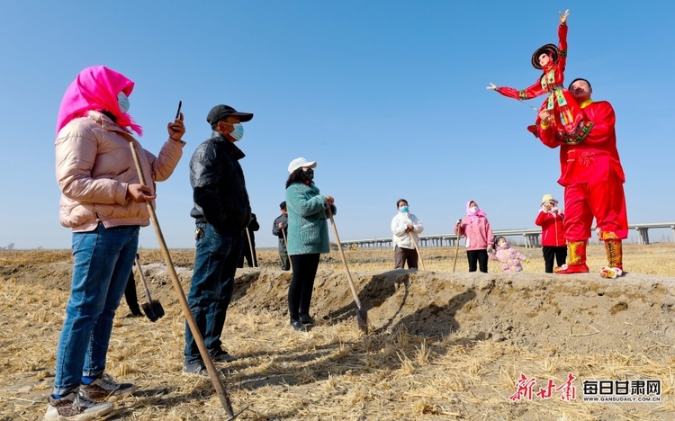 【張掖列表+文旅標題列表+移動端列表】甘州區：田間地頭展非遺 熱熱鬧鬧助春耕