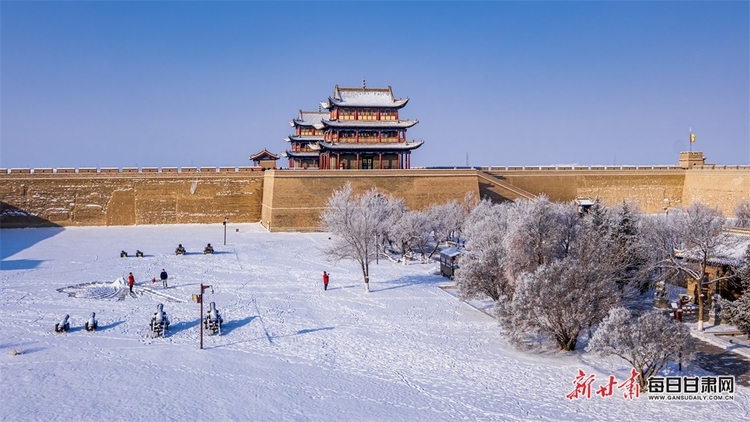 【大美甘肅+嘉峪關列表】西風漫卷塞上雪 一夜留白到戈壁 快看，雪後的嘉峪關有多美！