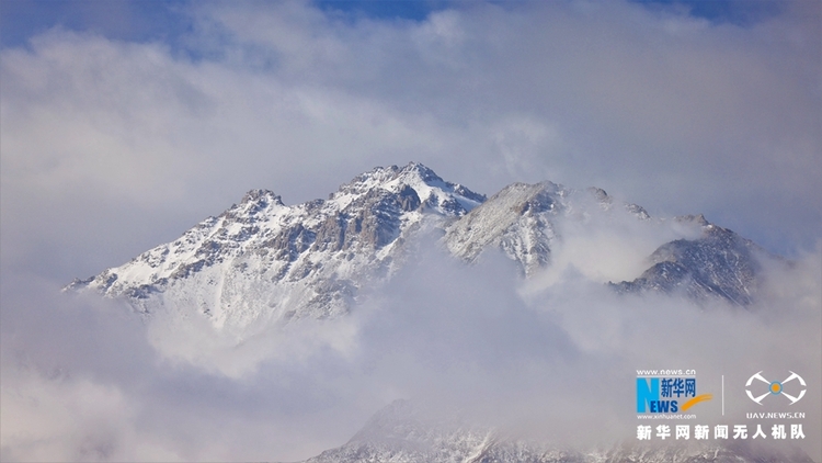 【“飛閱”中國】祁連山“浴”春雪 雲霧繚繞若仙境