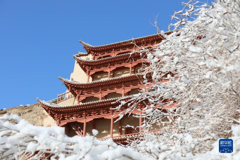 【焦點圖輪播+移動輪播+文旅圖文列表】莫高窟春雪