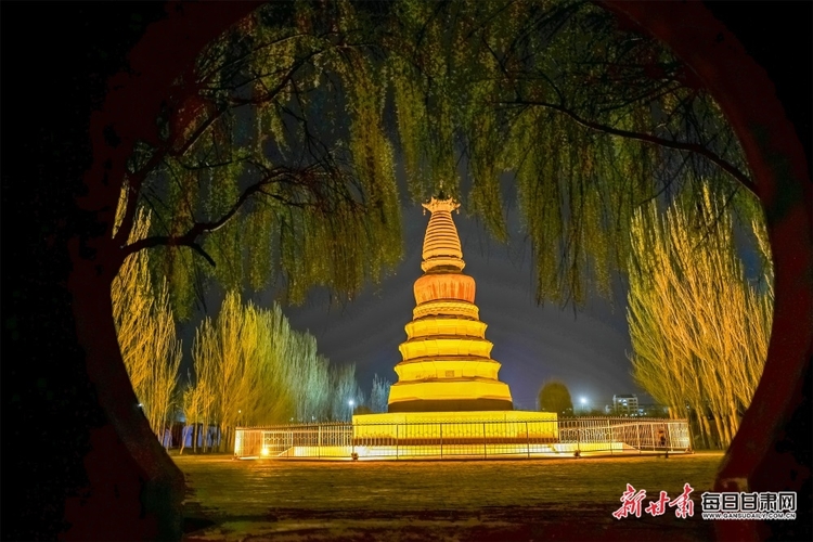 敦煌白馬塔景區夜景迷人