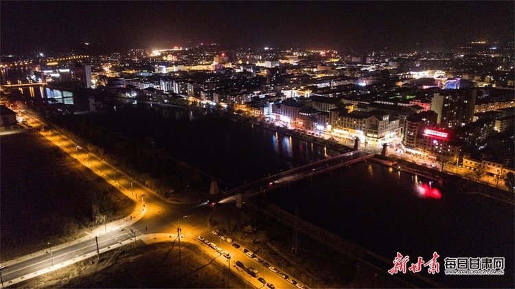 敦煌白馬塔景區夜景迷人