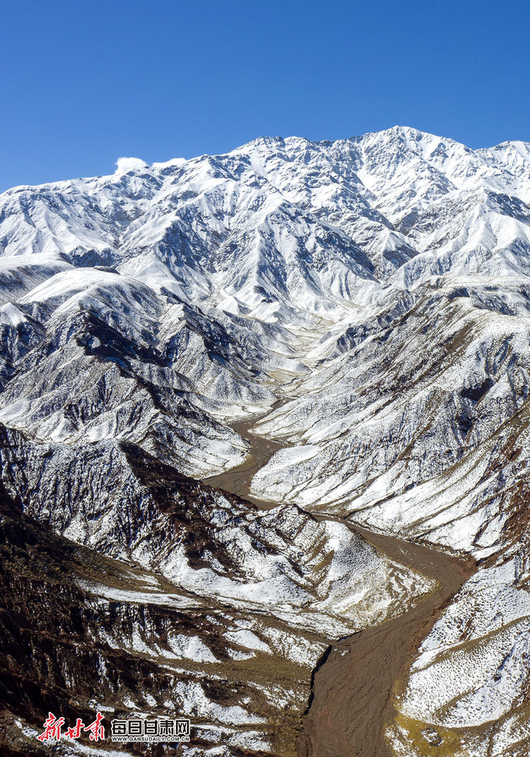 阿克塞五月降雪 祁連深處如一幅寫意長卷_fororder_學雪山