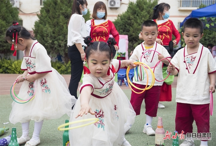 高臺：幼兒園“開蒙禮”感受國學經典_fororder_4