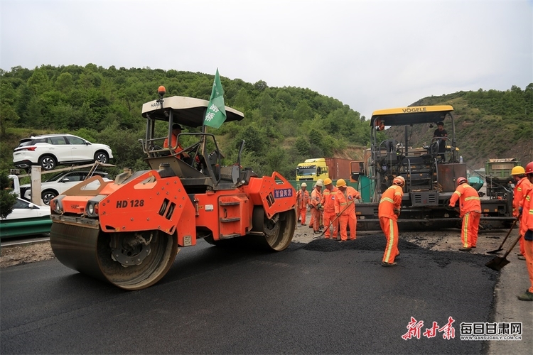 【平涼】炎炎夏日 平涼高速公路養護施工忙_fororder_5