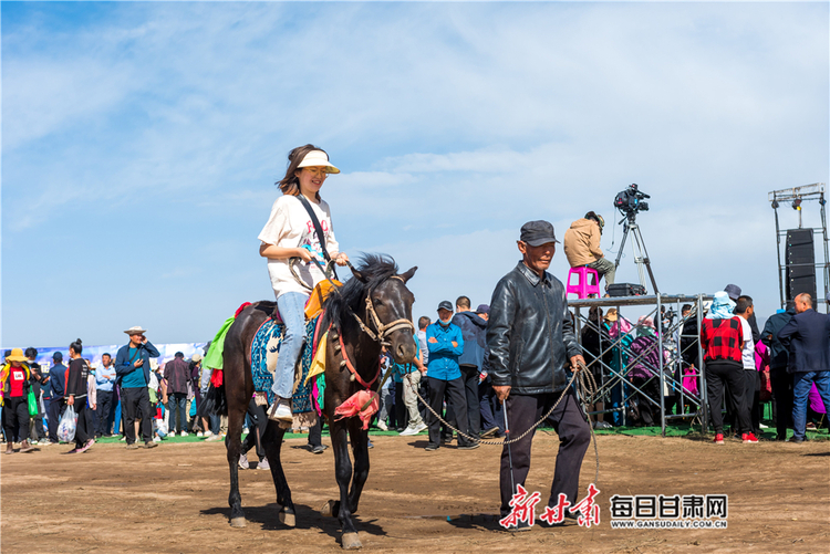 【焦點輪播圖】牧歌悠揚 馬蹄噠噠 武威天祝舉辦傳統賽馬大會_fororder_4