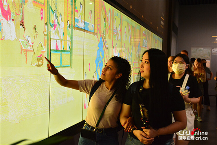 International Experience Officers Explore Weiyang Palace National Archaeological Site Park to Learn about Chang'an of Han Dynasty_fororder_圖片6