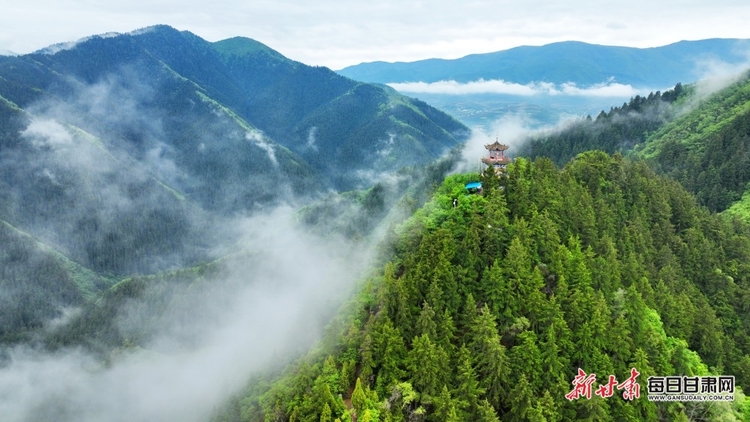 【焦點圖】蘭州：群山逶迤 雲海蒼茫 雨後興隆山如仙境_fororder_1