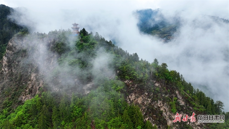 【焦點圖】蘭州：群山逶迤 雲海蒼茫 雨後興隆山如仙境_fororder_2