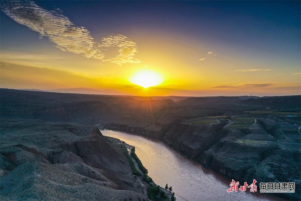 【大美甘肅】太壯觀啦!夕陽下的白銀景泰黃河索橋古渡口_fororder_5