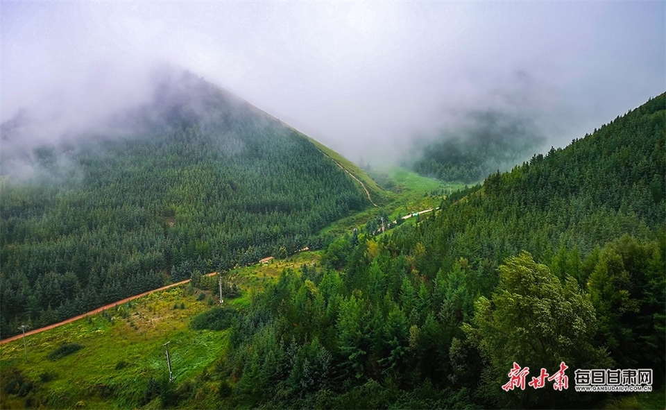 【大美甘肅】白銀景泰壽鹿山：雲霧繞山巒 秋日畫意濃_fororder_1