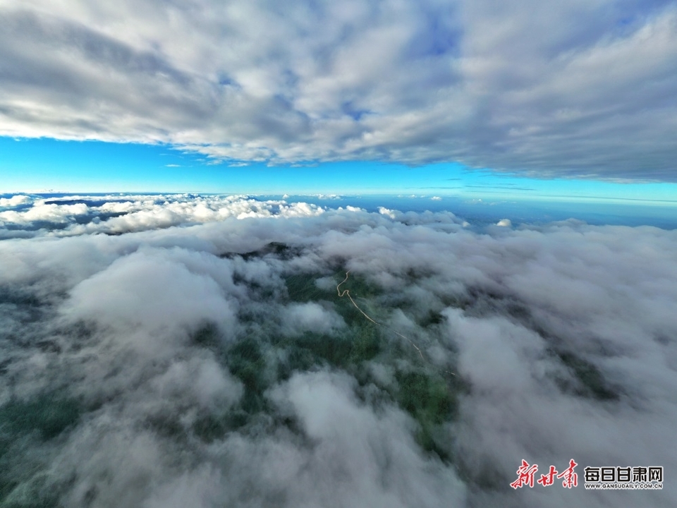 【平涼】平涼華亭關山蓮花臺景區出現壯美雲海景觀_fororder_1