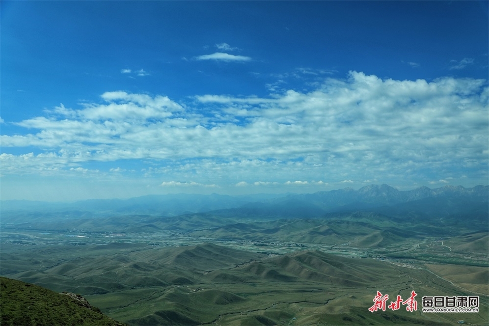 【輪播圖】山高雲淡牧場闊 “青藏之眼”秋色美_fororder_2