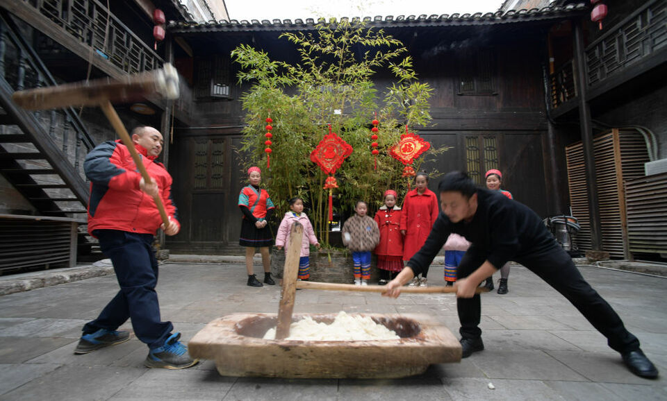 新春走基層丨貴州黃平：古鎮糍粑飄香迎新春