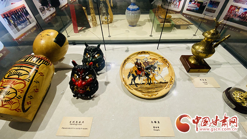 甘肅省國際友城工作40週年圖片展今日開展_fororder_2