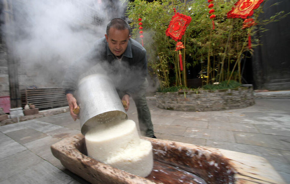 新春走基層丨貴州黃平：古鎮糍粑飄香迎新春