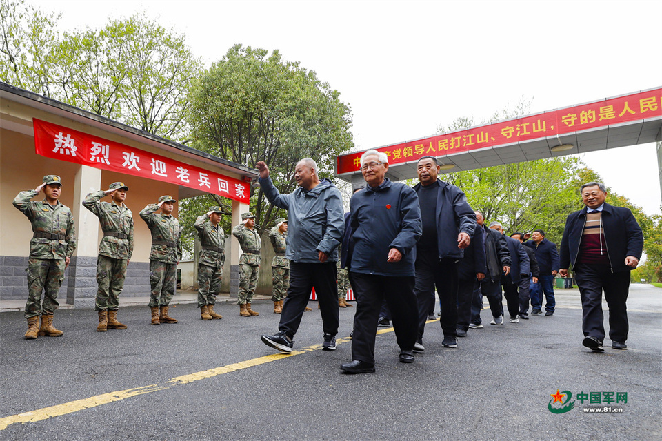 清明憶英雄：與“拓荒者”跨越50年對話，“奮進者”這樣説